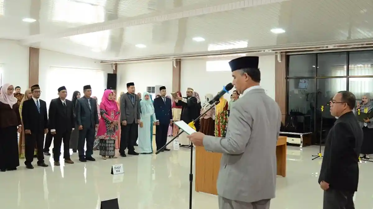 Ini 18 Pejabat Baru yang Dilantik Rektor Unimal