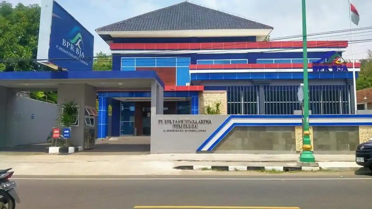 Duduk Perkara BPR Jepara Artha Dikabarkan Kolaps, Ribuan Nasabah Tarik Uang, Bermula dari Temuan OJK