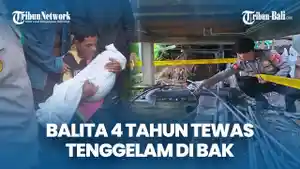 Pihak-keluarga-bersama-masyarakat-saat-melakukan-evakuasi-terhadap-Made-Dede-Swastika.jpg