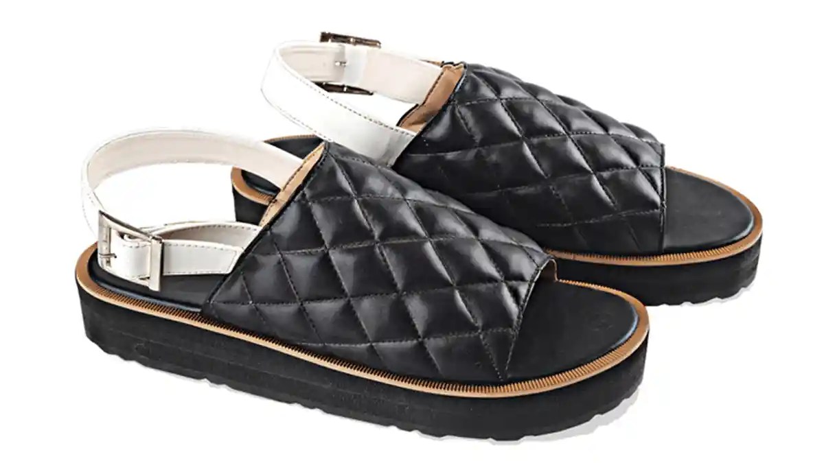 Sandal Santai Wanita - 2 Pilihan Alas Kaki dengan Model Terkini Serta Nyaman untuk Jalan-jalan