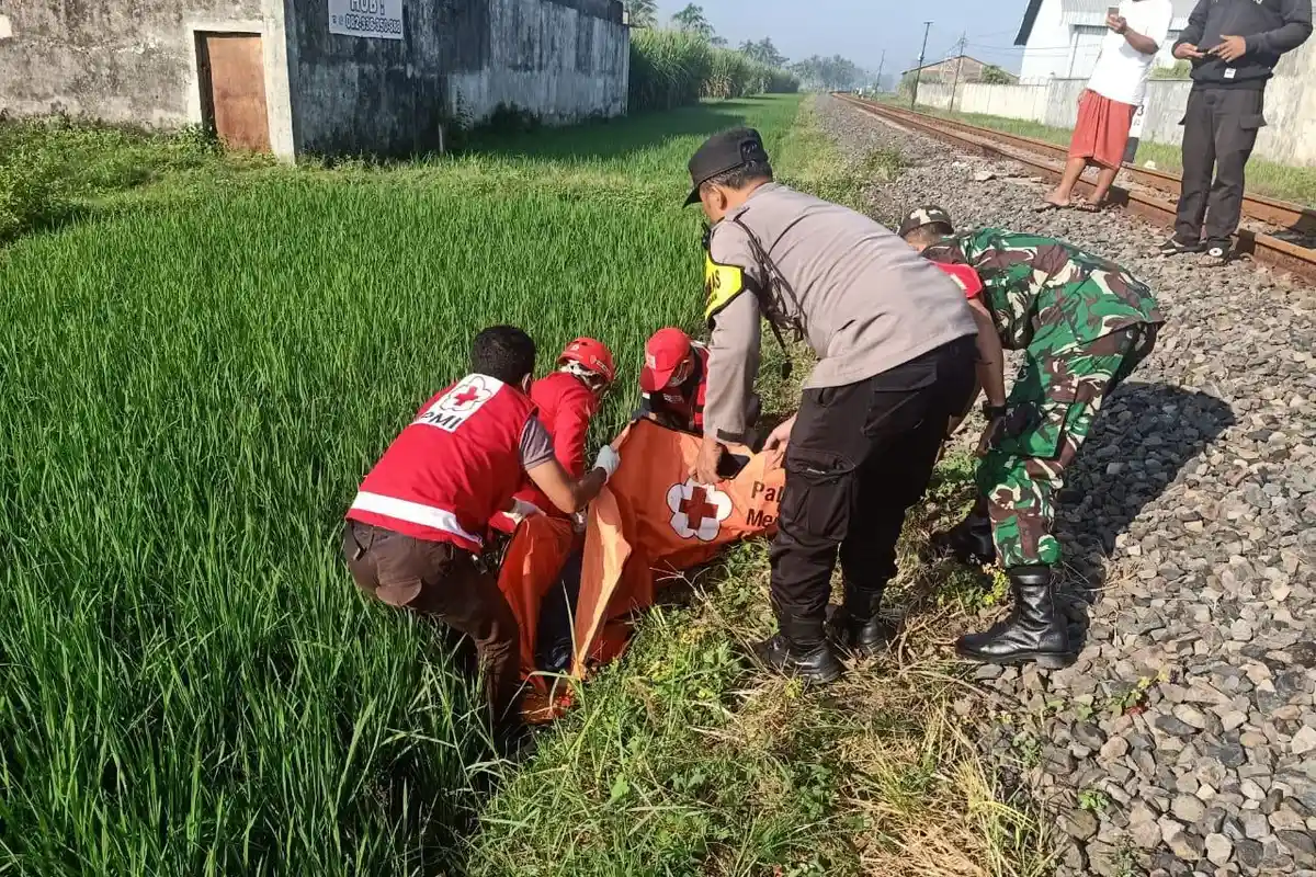 Diduga Bunuh Diri, Lansia Asal Kediri Tewas Terlindas Kereta Api Jurusan Jakarta-Malang di Pakisaji