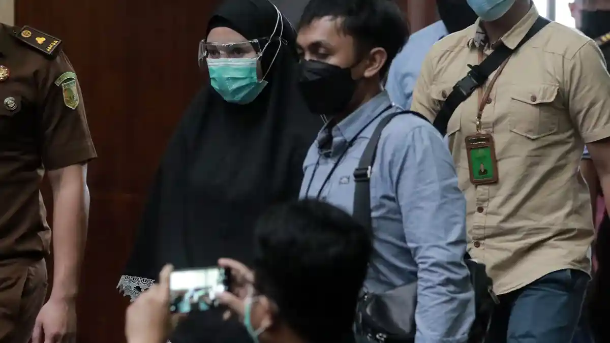 BMW X5 Milik Pinangki Sirna Malasari Dirampas Negara