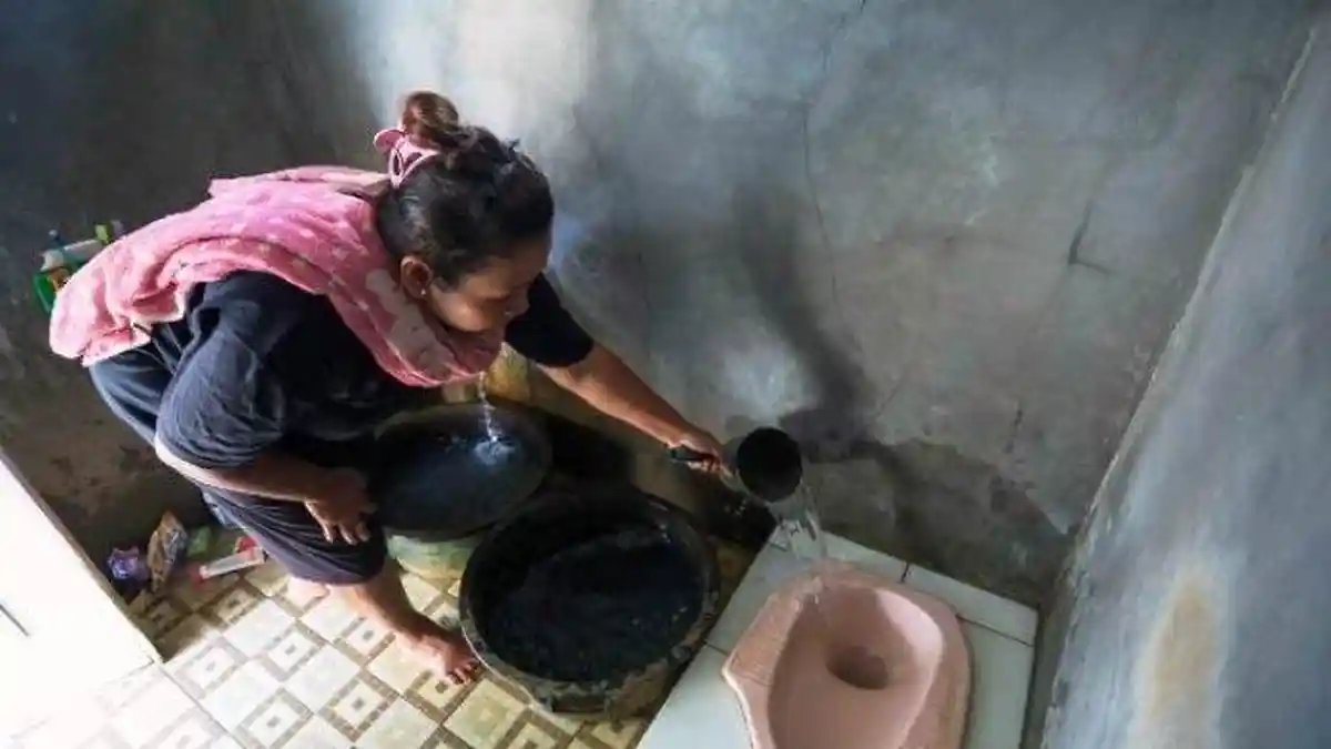 Warga Desa Rawaapu Cilacap Terima Bantuan Program Jambanisasi: Tidak Perlu BAB di Sungai