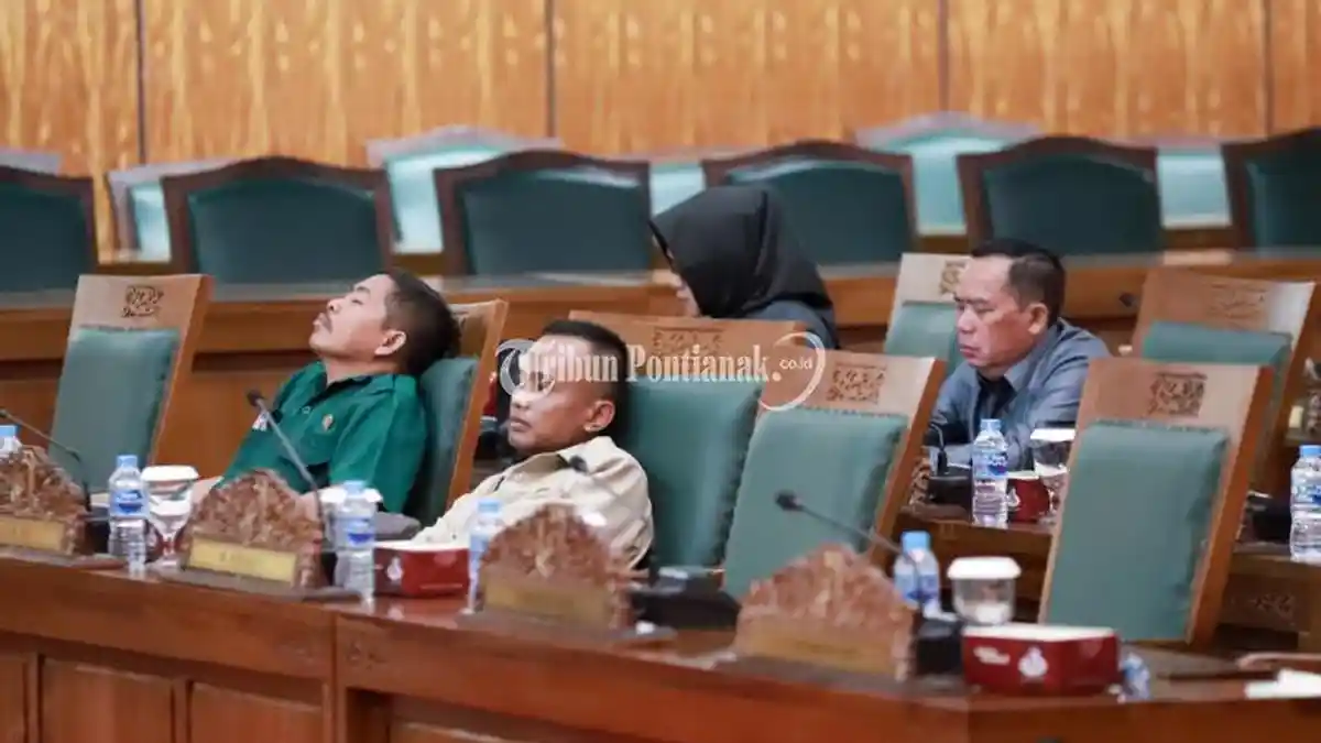 FOTO: Rapat Paripurna Penetapan Personalia Anggota Panitia Kerja DPRD Kalbar - anggota-panitia-kerja-dprd-kalbar.jpg