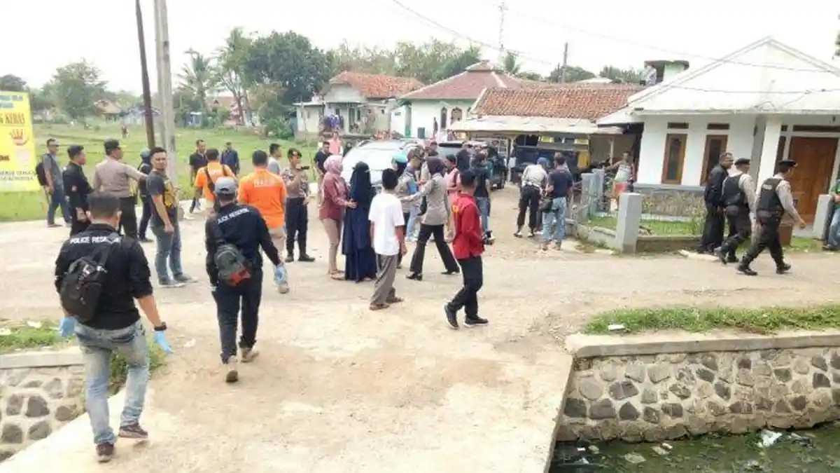 Densus 88 Tangkap Operator Sekolah dan Istri Mudanya di Cianjur, Terkait Bom Bunuh Diri Medan?