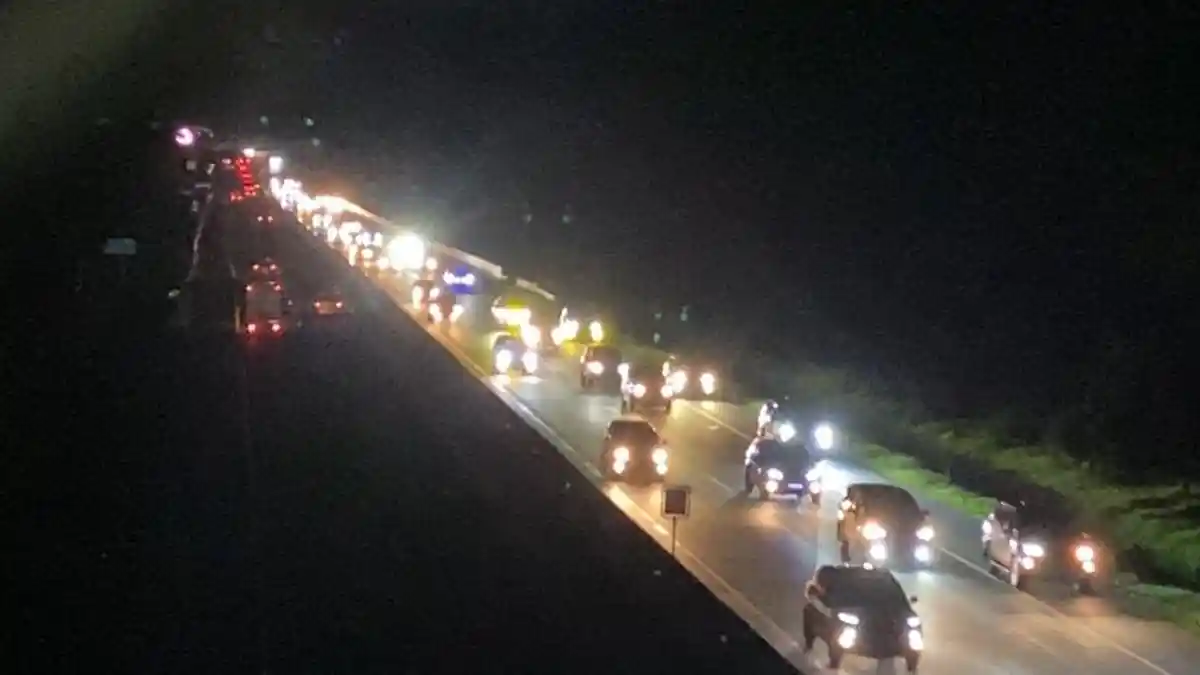 Kepadatan Arus Balik di Tol Bawen-Ungaran Masih Kembali Terasa Malam Ini