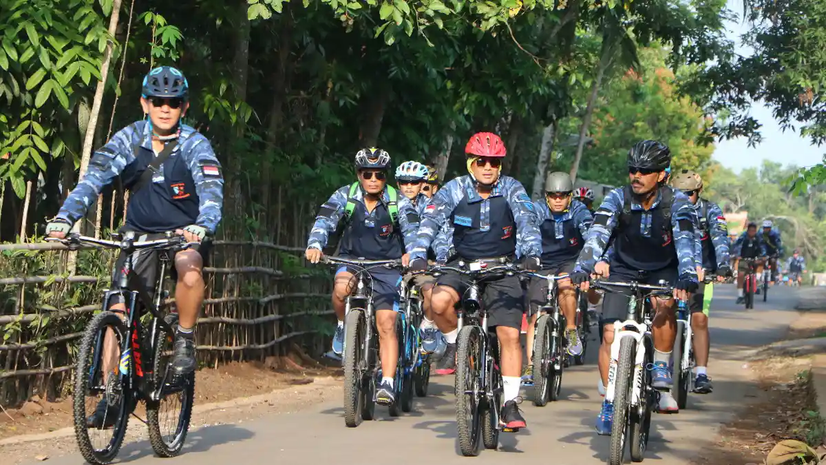 Jaga Kebugaran, Tim Gowes Swabhuana Paksa Lanud Suryadarma Gelar Sepeda Gembira