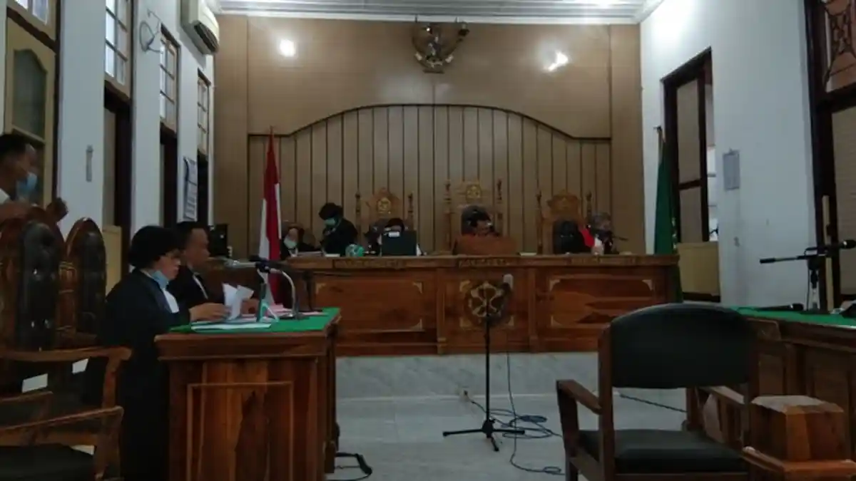 Temani Kawannya Antar Sabu 1 Kg, Mahasiswa Ini Dituntut 15 Tahun Penjara