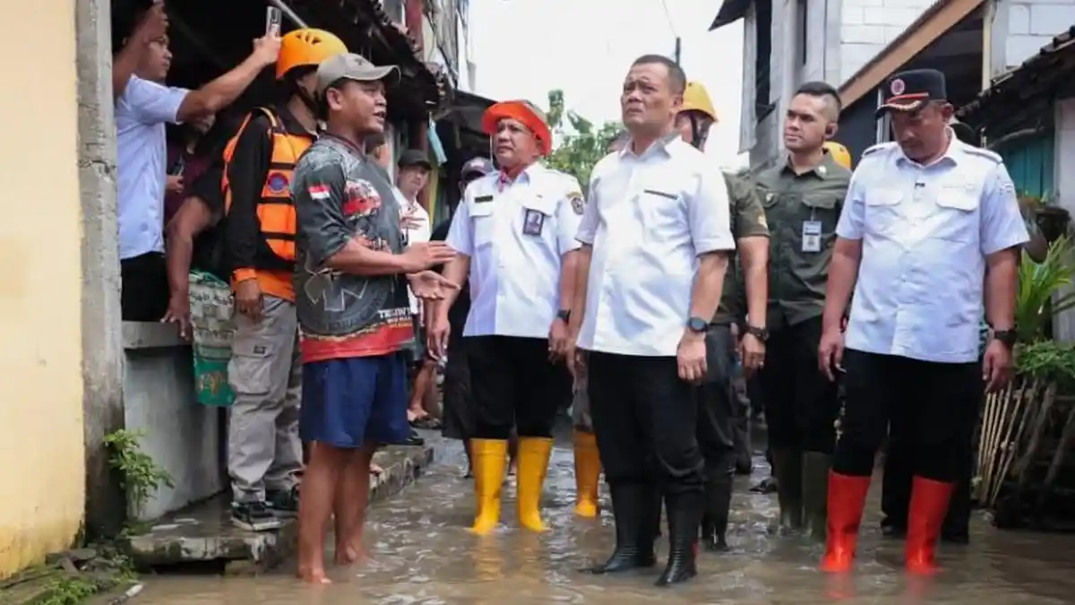 Pemprov Jateng Beri Bantuan Masyarakat Solo Raya yang Terdampak Banjir, Dari Makanan hingga Kasur