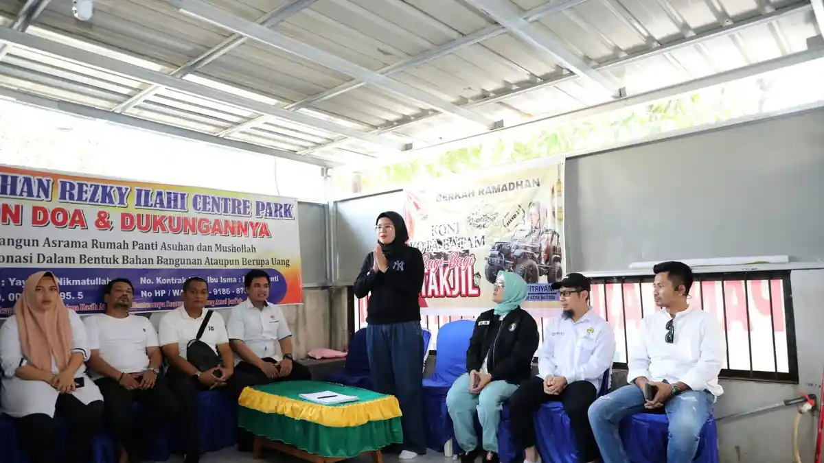 Ramadan Penuh Berkah, KONI Batam dan HIPMI Kepri Bagikan Puluhan Paket Sembako dan Takjil Gratis