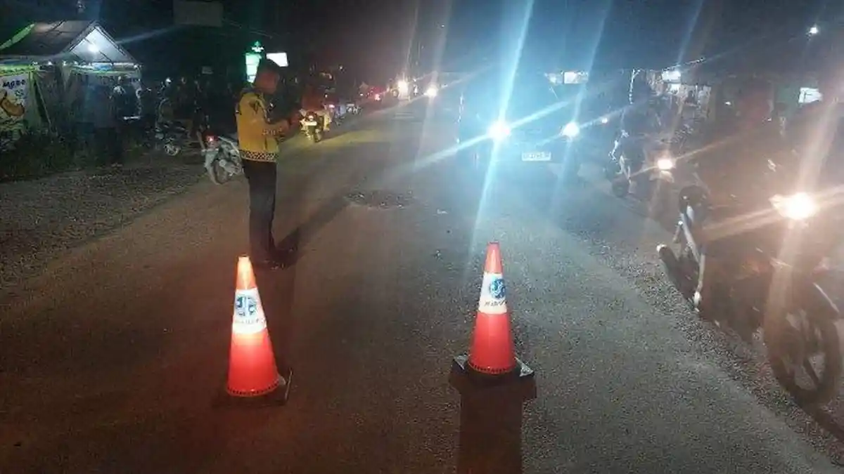 Kecelakaan Maut Tadi Malam, Seorang Pemotor Tewas, Korban Jatuh hingga Tertabrak Truk