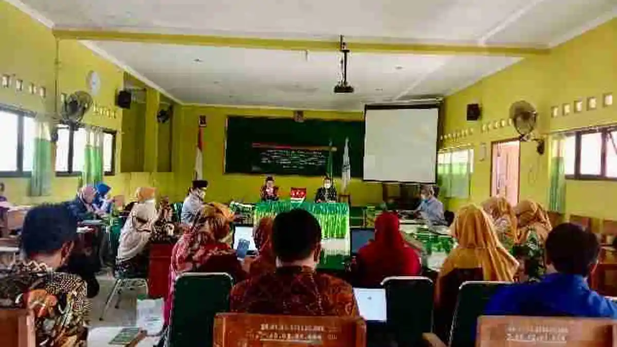 Dosen Unissula Semarang Latih Guru MA Bikin Video Pembelajaran