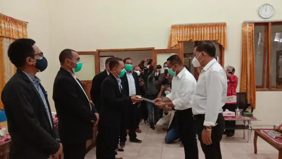 KPU Manggarai Tetapkan Calon Bupati dan Wakil Bupati Manggarai Terpilih 