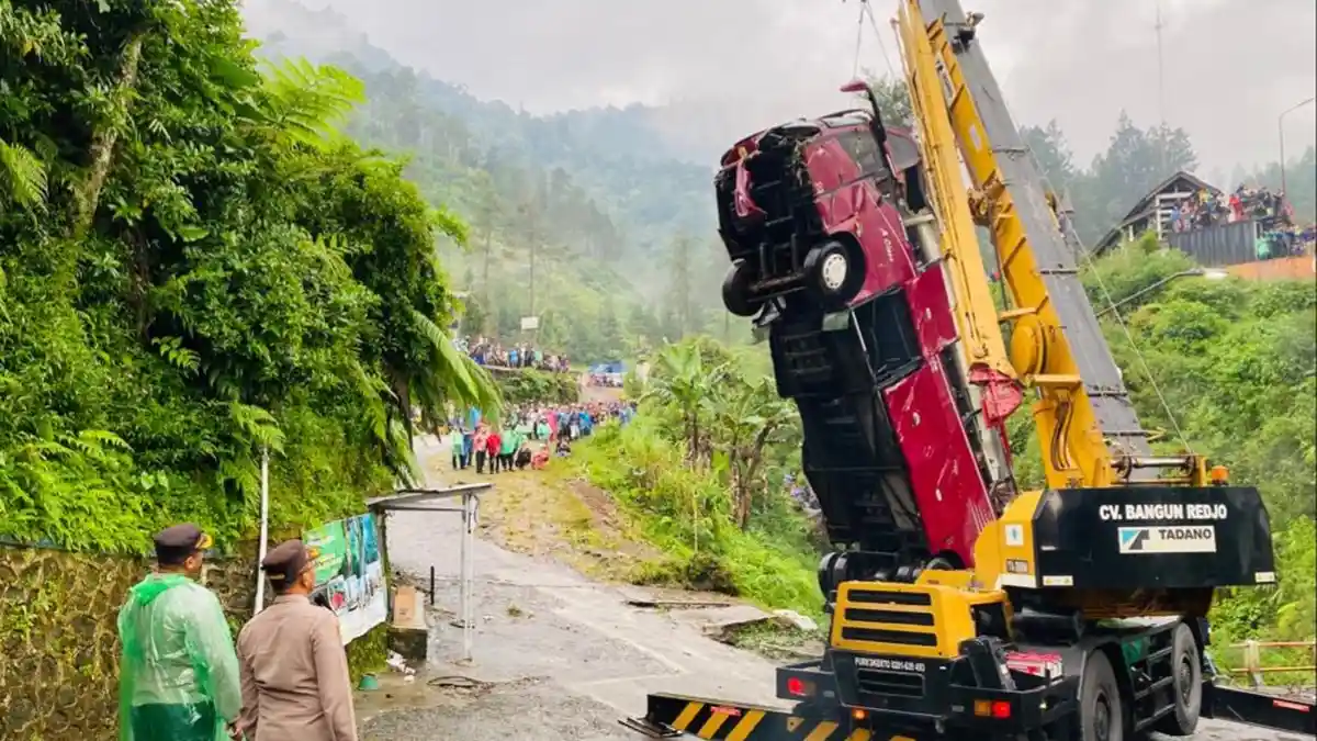 Hasil Olah TKP Kecelakaan Bus di Guci, Polisi akan Panggil Tenaga Ahli untuk Cek Rem