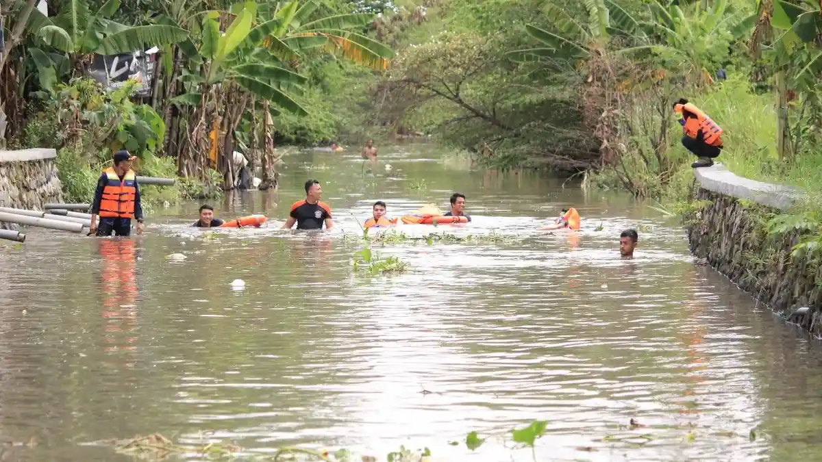 Dua Hari Hilang, Bocah 4 tahun Diduga Tenggelam di Sungai Belakang Rumah
