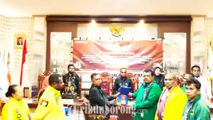 20240830_Hans-Harun-daftar-kpu-tambrauw.jpg