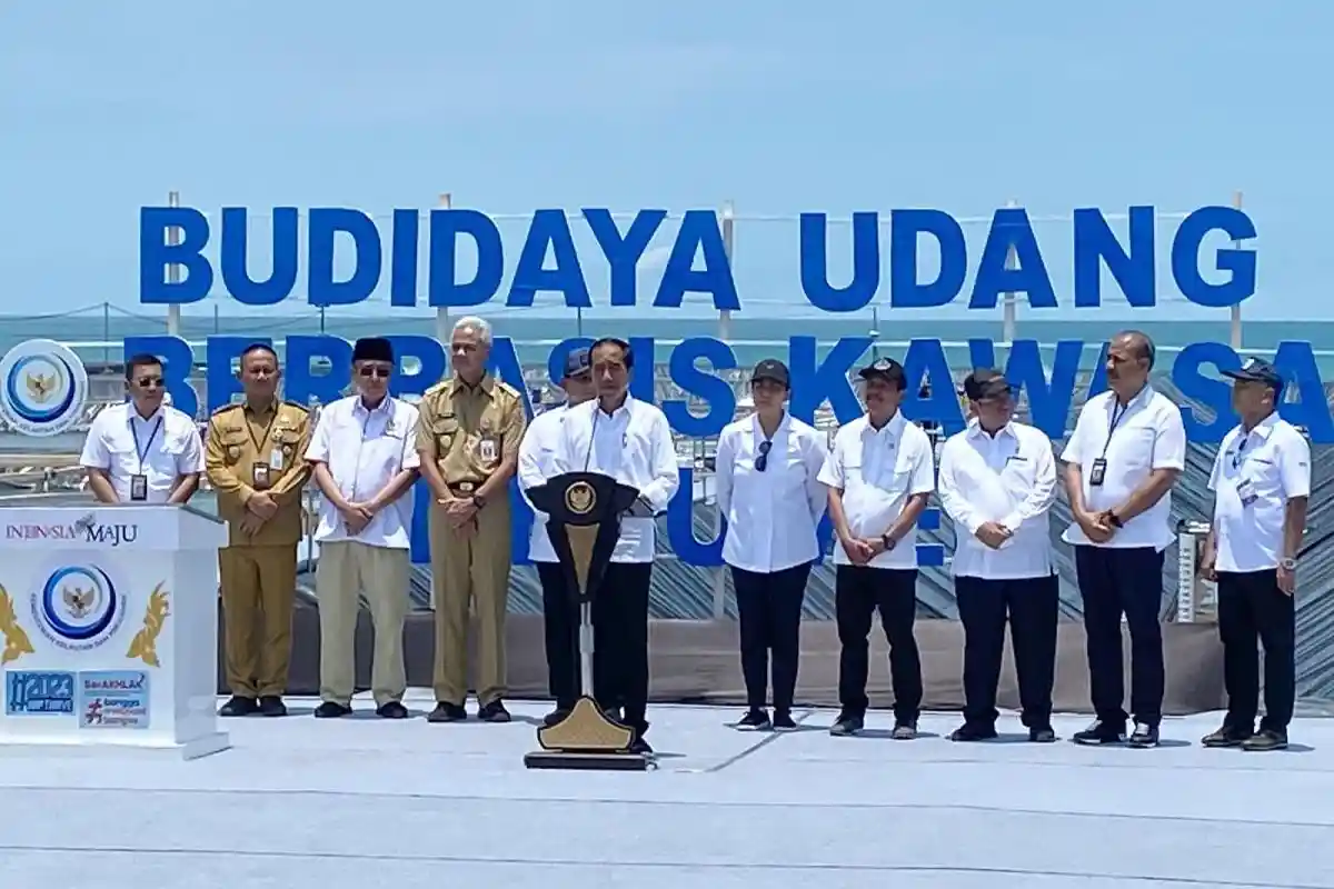 Gubernur Jateng Ganjar Pranowo Dampingi Joko Widodo Resmikan Tambak Budidaya Udang Berbasis Kawasan