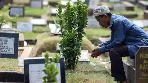 ziarah-kubur-jelang-Ramadhan.jpg