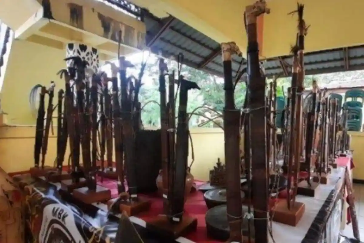 Buntut Video Edy Mulyadi, Mandau Trending di Twitter, Mengenal Senjata Suku Dayak, Simbol Kehormatan