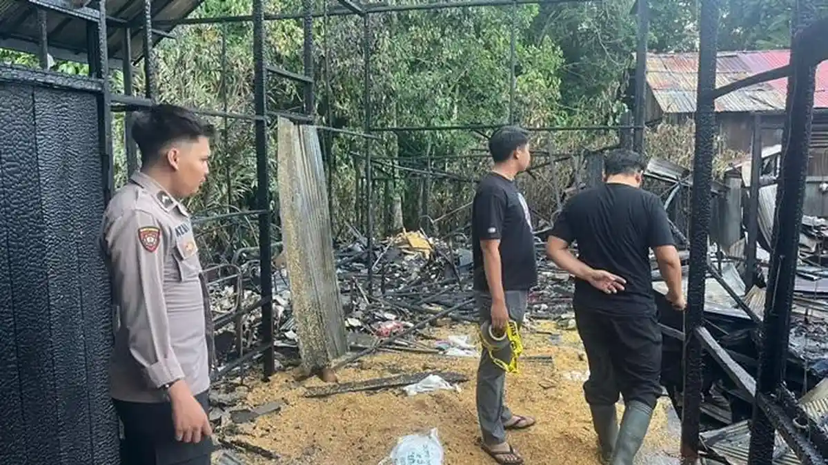 Kebakaran di Desa Garunggang HSU, Dua Buah Rumah Hangus Dilahap Api