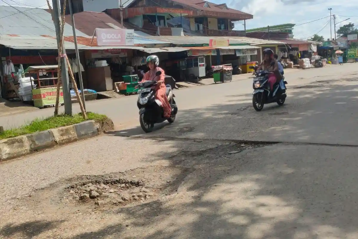 Pemkab Paser Alokasikan Anggaran Rp 4,8 Miliar Untuk Perbaikan 7 Ruas Jalan Rusak di Tanah Grogot