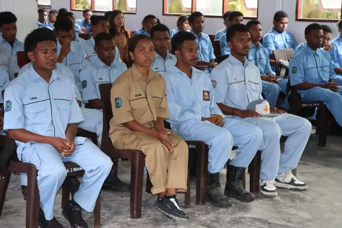 Wabup Biak Lepas 147 Siswa SMKS YPK 2 Untuk Prakerin Enam Bulan