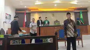 Rusfandi-kuasa-hukum-ahli-waris-kasus-sengketa-lahan-dan-bangunan-Masjid-Nur-Muhammad-sumenep.jpg