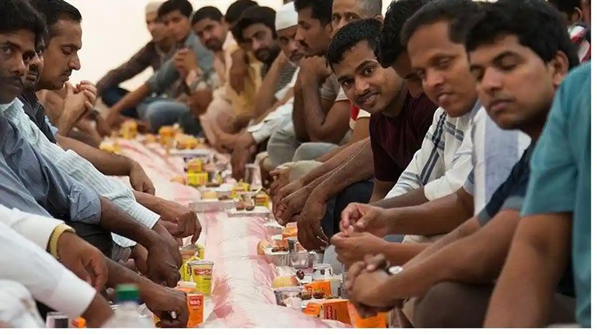 BERIKUT Hukum Makan dan Minum di Depan Orang Berpuasa, Simak Penjelasannya Menurut Ustaz