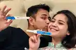 nagita-slavina-dan-raffi-ahmad-bakal-punya-momongan-lagi.jpg