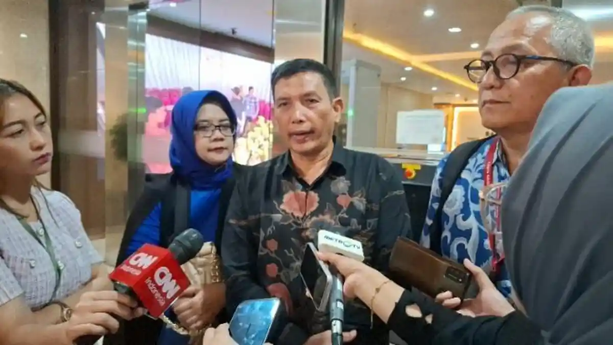 KELUARGA Arya Daru Minta Polisi Bongkar Siapa Sosok Vara dan Dion, Menolak Alasan Privasi