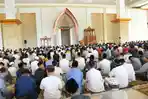 Suasana-pelaksanaan-Sholat-Idul-Fitri-di-Masjid-Islamic-Center-Sinjai.jpg