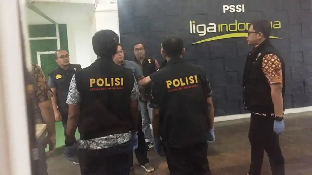 Hanya 3 Klub Liga 1 yang Tak Pernah Berikan Sesuatu pada Wasit