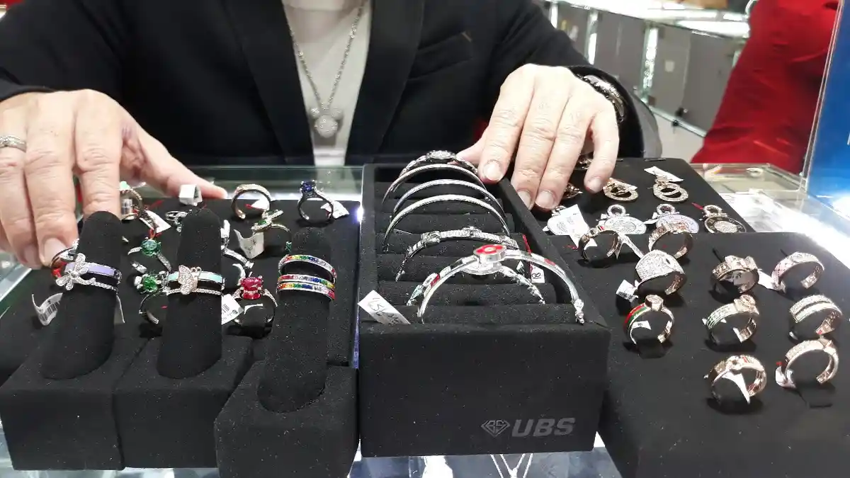 Begini Cara Beli Emas UBS Supaya Dapat Diskon 50 Persen
