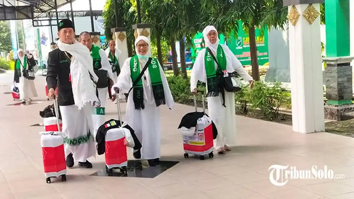 Delapan Jemaah Haji di Embarkasi Solo Sakit, Lima di Antaranya Dirujuk ke RS Moewardi
