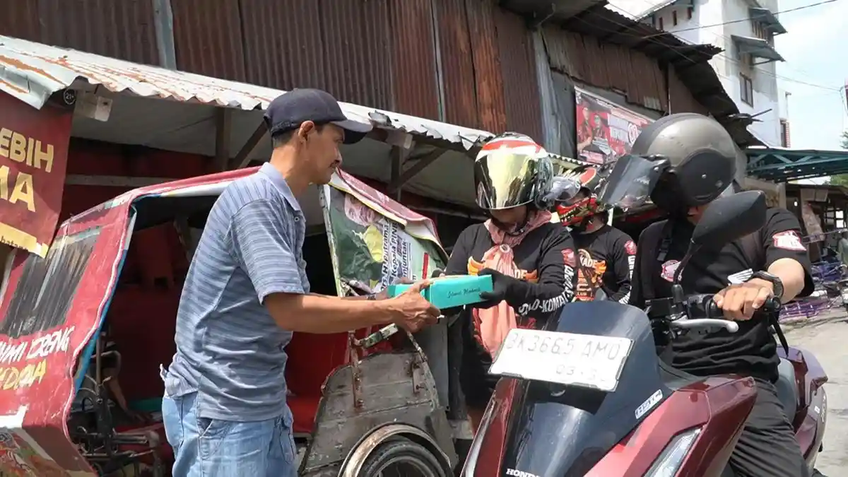 Bikers Honda PCX Indonesia Gelar Bakti Sosial di Medan