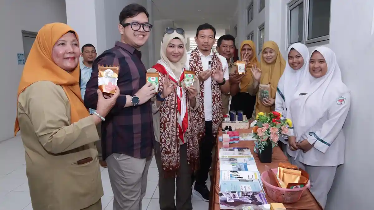 Berpotensi Produk UMKM, Melati Erzaldi Kunjungi SMK Negeri 5