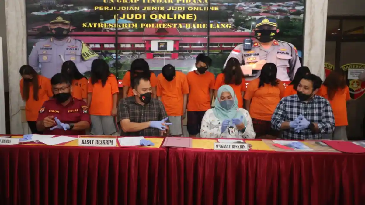 Judi Online Terbesar Dikendalikan Dari Batam, Berkantor di Perumahan Elite Untuk Kelabui Polisi