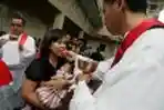 Umat Katholik di Makassar Lakukan Perayaan Misa Paskah