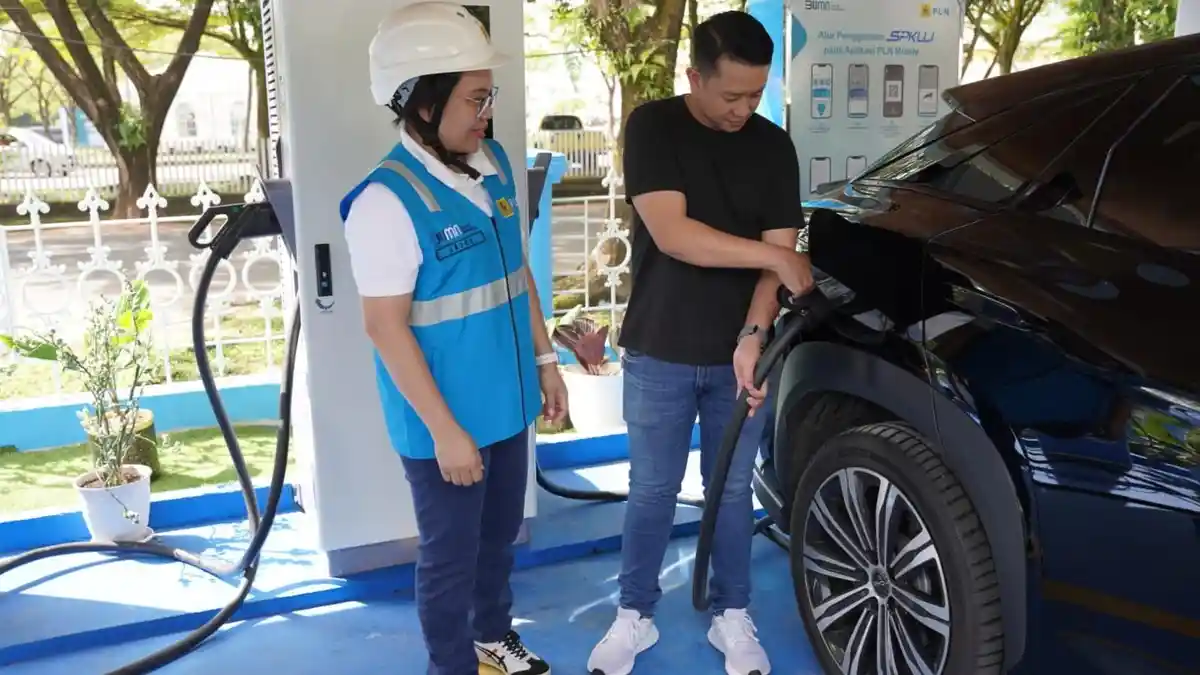 PLN Catatkan Kenaikan Transaksi SPKLU Hampir 5 Kali Lipat, Sukses Dukung Kelancaran Arus Mudik