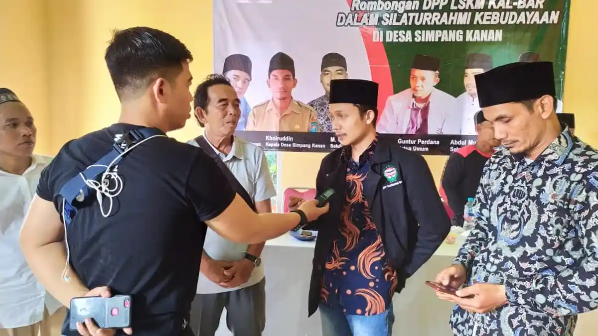 Laskar Madura Nilai Pemdes Simpang Kanan Sukses Bangun Desa