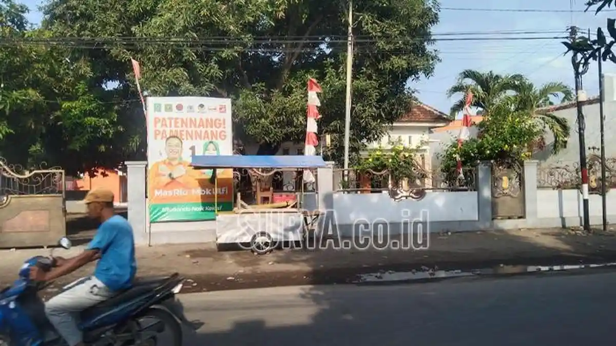 Pilkada Situbondo 2024, Rumah Cabup Rio Didatangi Simpatisan Hingga Dini Hari untuk Beri Selamat