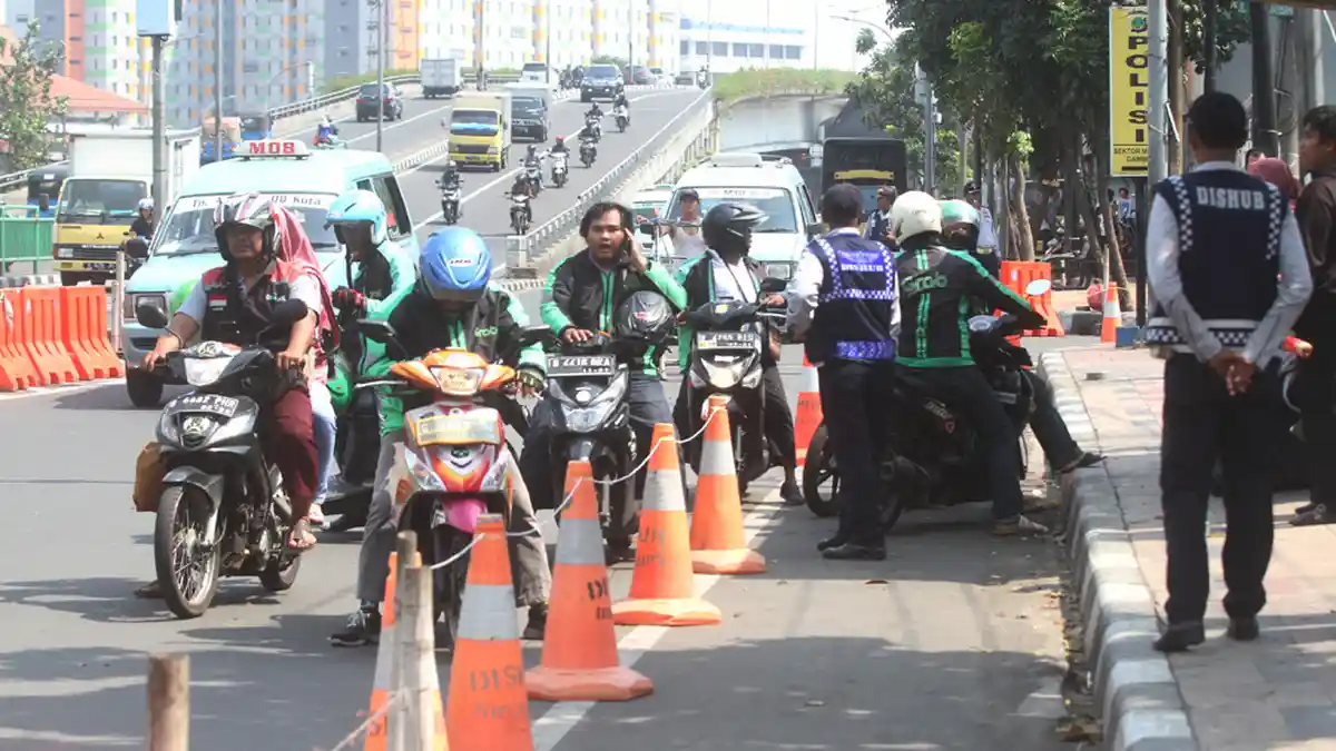 Bikin Macet, Ojek Online Kini Dilarang Turunkan Penumpang Sembarangan