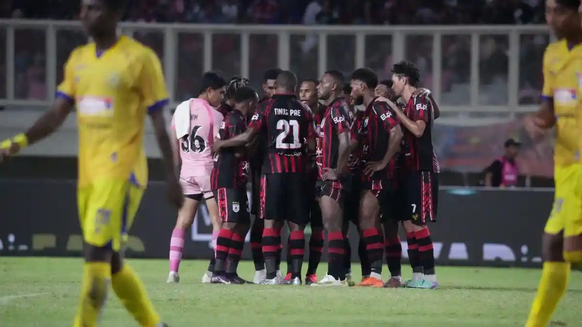 Selangkah Lagi, Boaz Solossa dan Kolega Bawa Persipura Kembali ke Kasta Tertinggi