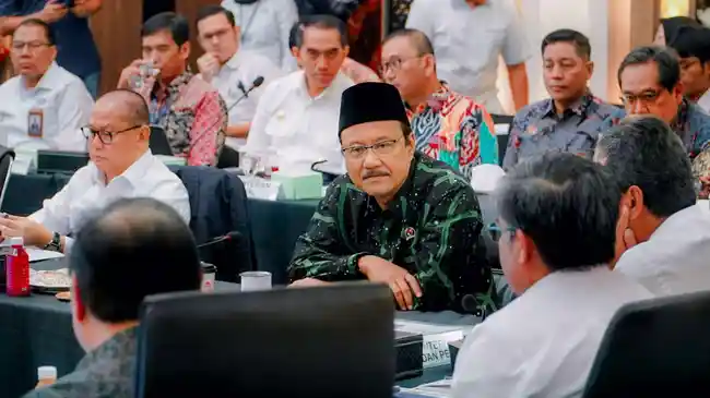 Hadiri Rapat untuk Percepatan Program Pemerintah, Gus Ipul Dorong Perluasan Penerima Bansos