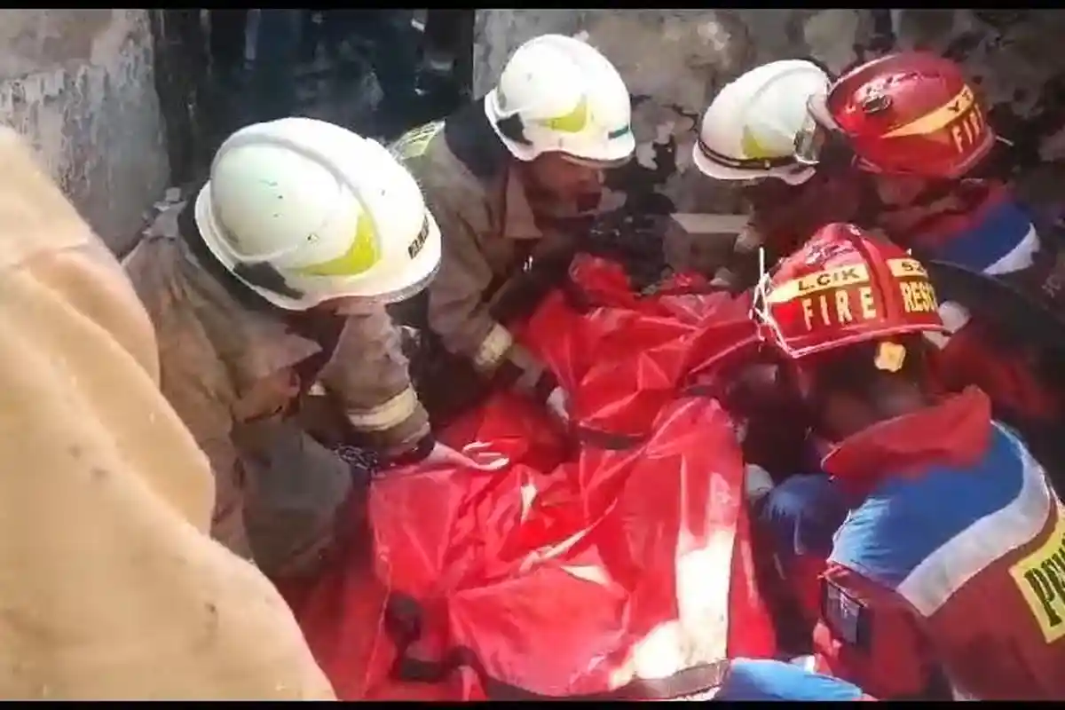 BREAKING NEWS Kebakaran Terjadi di Pasar Rebo Pagi Ini, Satu Orang Tewas Terjebak