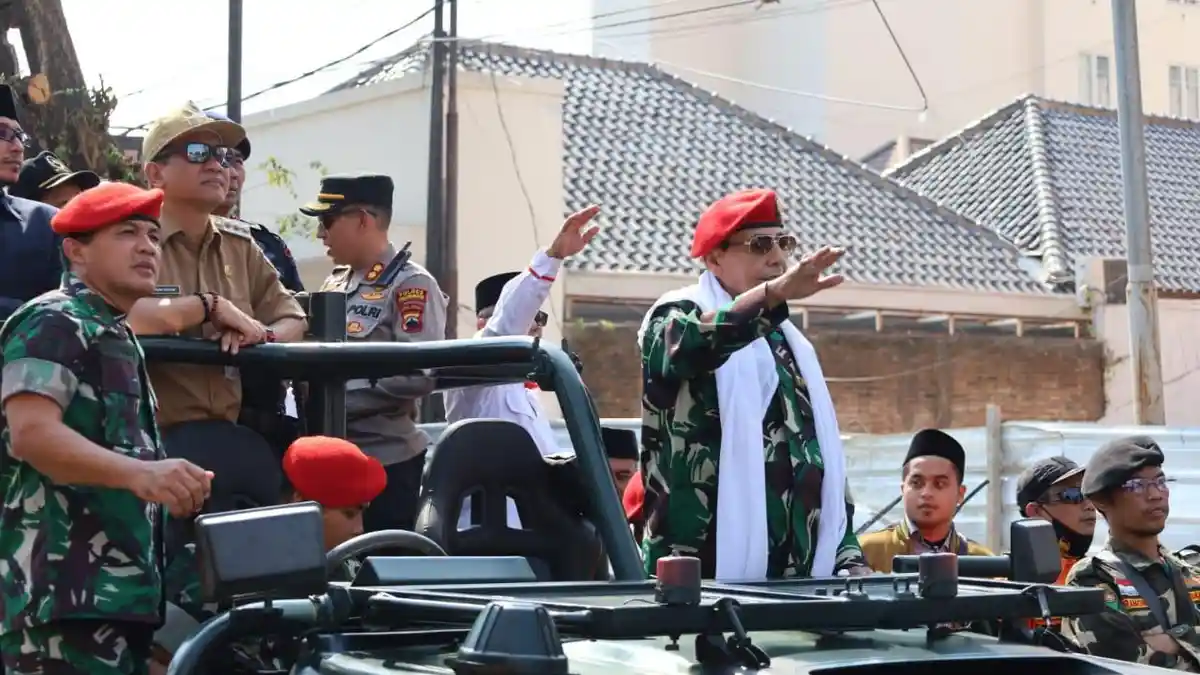 Kirab Merah Putih Meriahkan Rangkaian Muktamar Sufi Internasional 2023 di Pekalongan