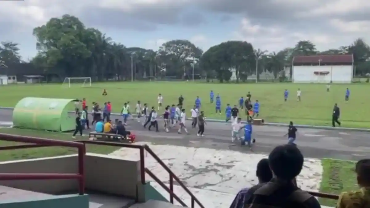 Menanti Sanksi Pemain dan Official Poslab Usai Rusuh dan Kejar Wasit di Laga Liga 3