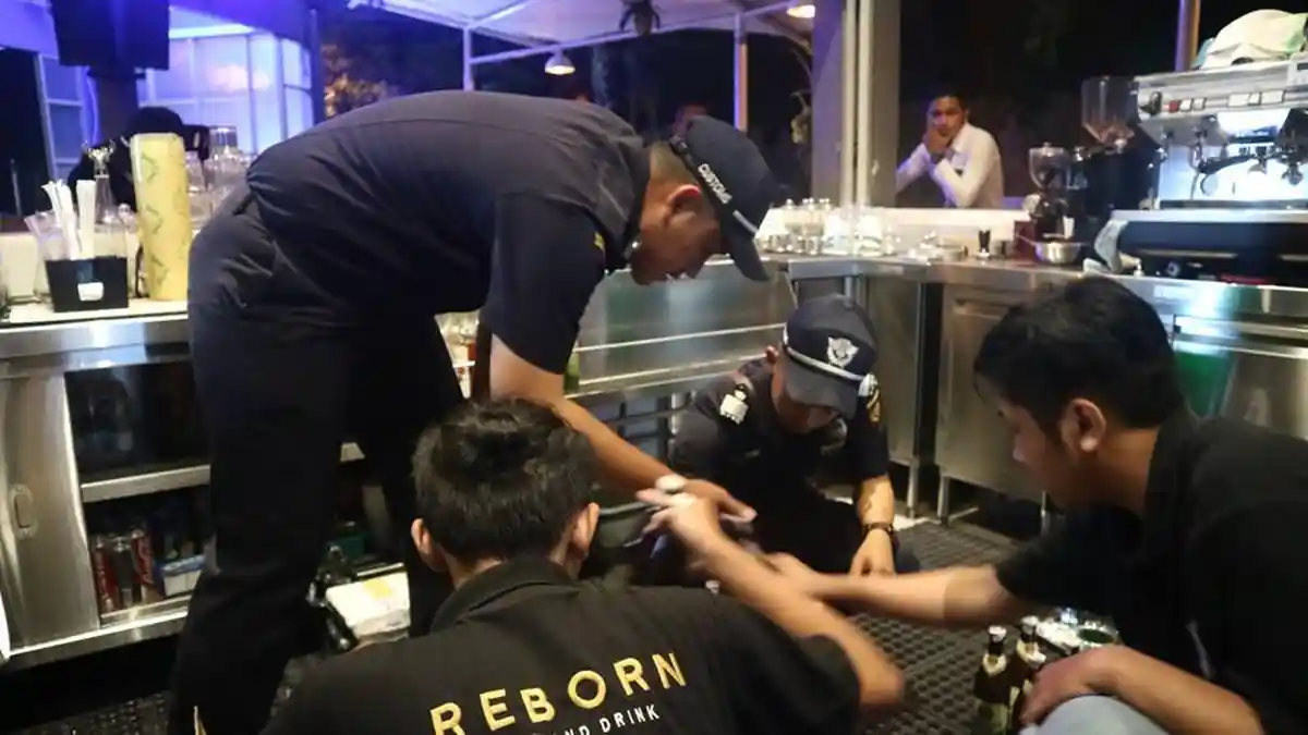 Operasi Gabungan Bea Cukai Dan Satpol PP Malang Berhasil Amankan Puluhan Botol Miras Ilegal