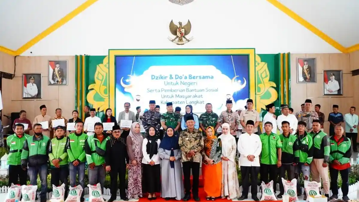 Syah Afandin Salurkan Bantuan untuk 7.716 Warga Tidak Mampu, Wujudkan Kepedulian Sosial