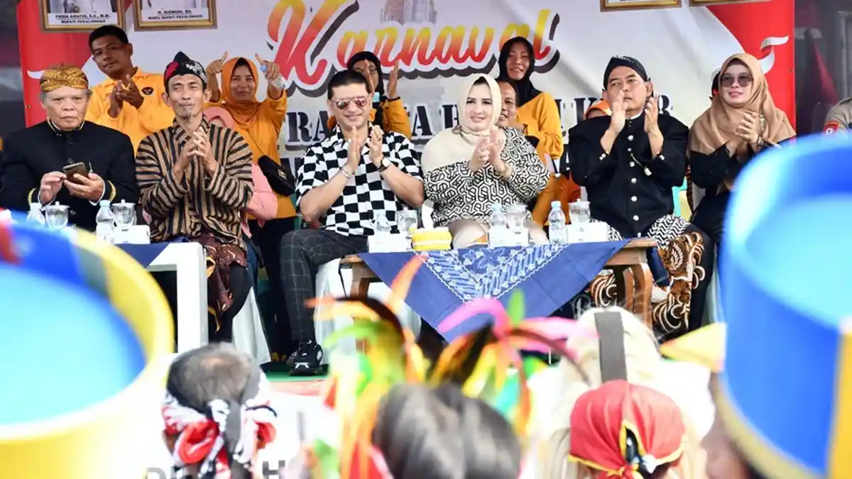 Karnaval di Kecamatan Karanganyar dan Wonopringgo, Ini Kata Bupati Pekalongan Fadia Arafiq
